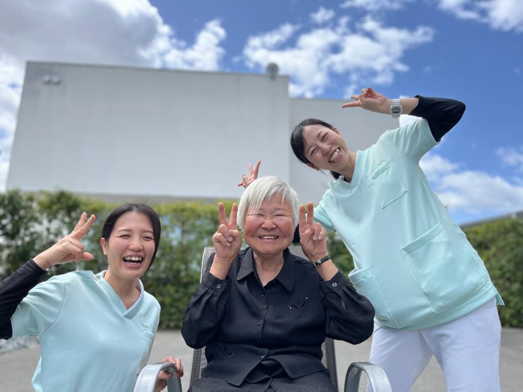 患者さんとスタッフの様子 1