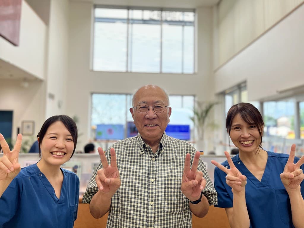 五十嵐 甫さんと、いとう眼科のスタッフ